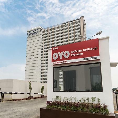 Oyo429塞提亚布迪天景高级酒店 棉兰 外观 照片